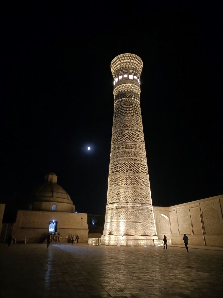 Kalyan minaret lit up at night