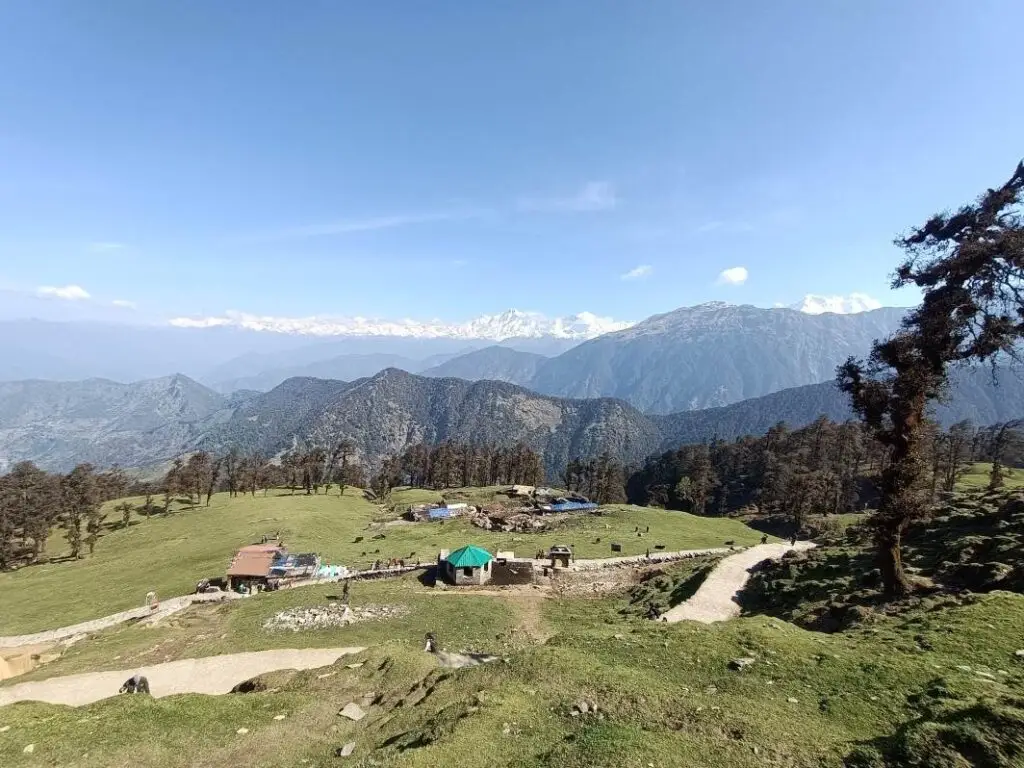 Refreshment stalls on Chopta Chandrashila trek