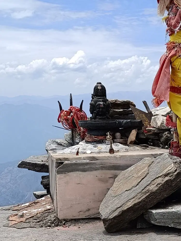 Shiva idol at Chandrashila summit